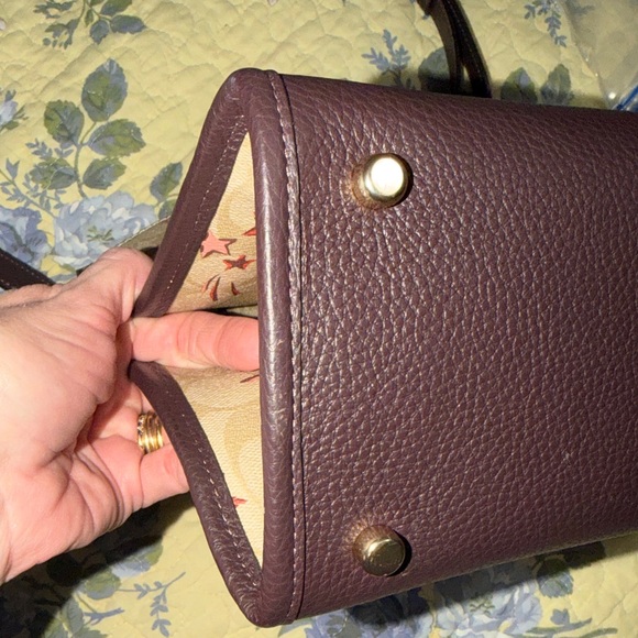 Coach Signature Canvas Satchel - Cream and Red Stars and Heart - Picture 13 of 14